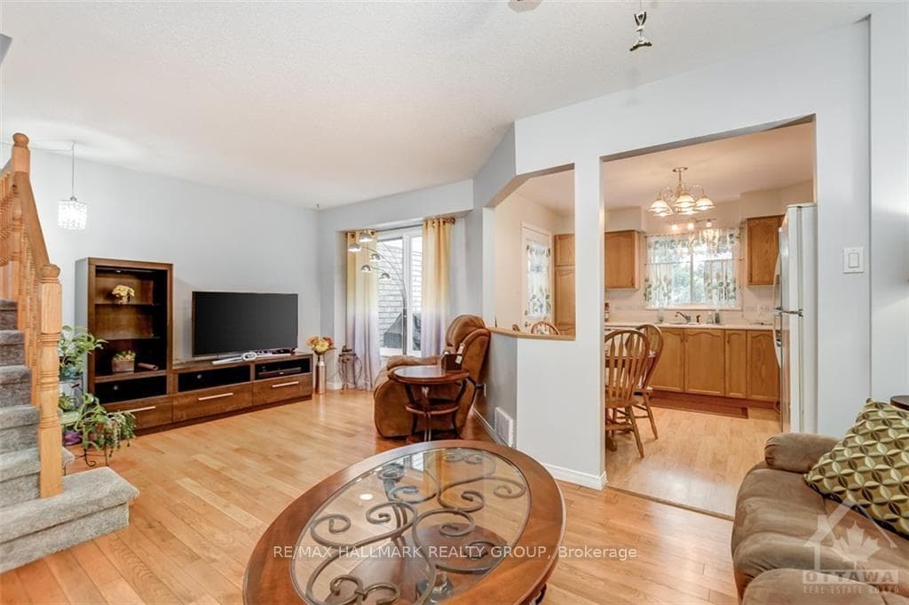 1668 JOBIN Crescent photo 6