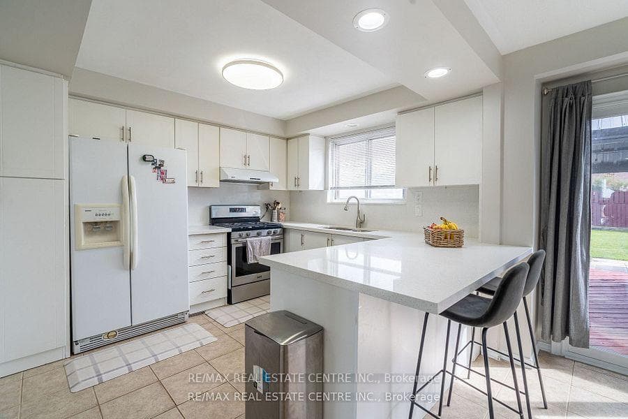 3104 Harold Sheard Drive photo 14