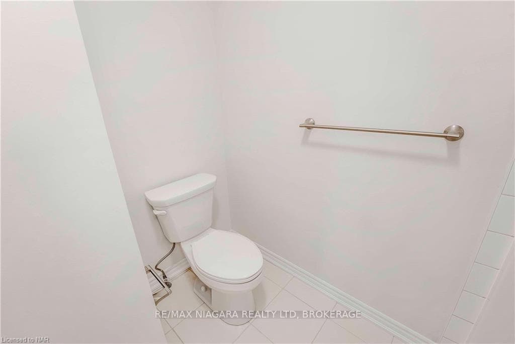 5672 DORCHESTER Road Unit 57 photo 25