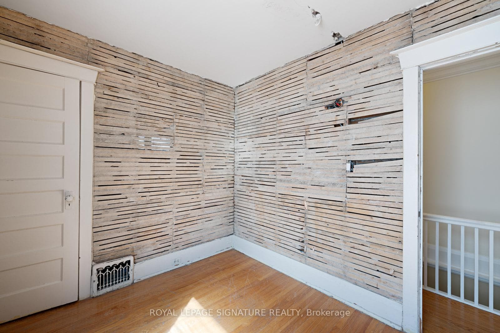 99 Kent Road photo 28
