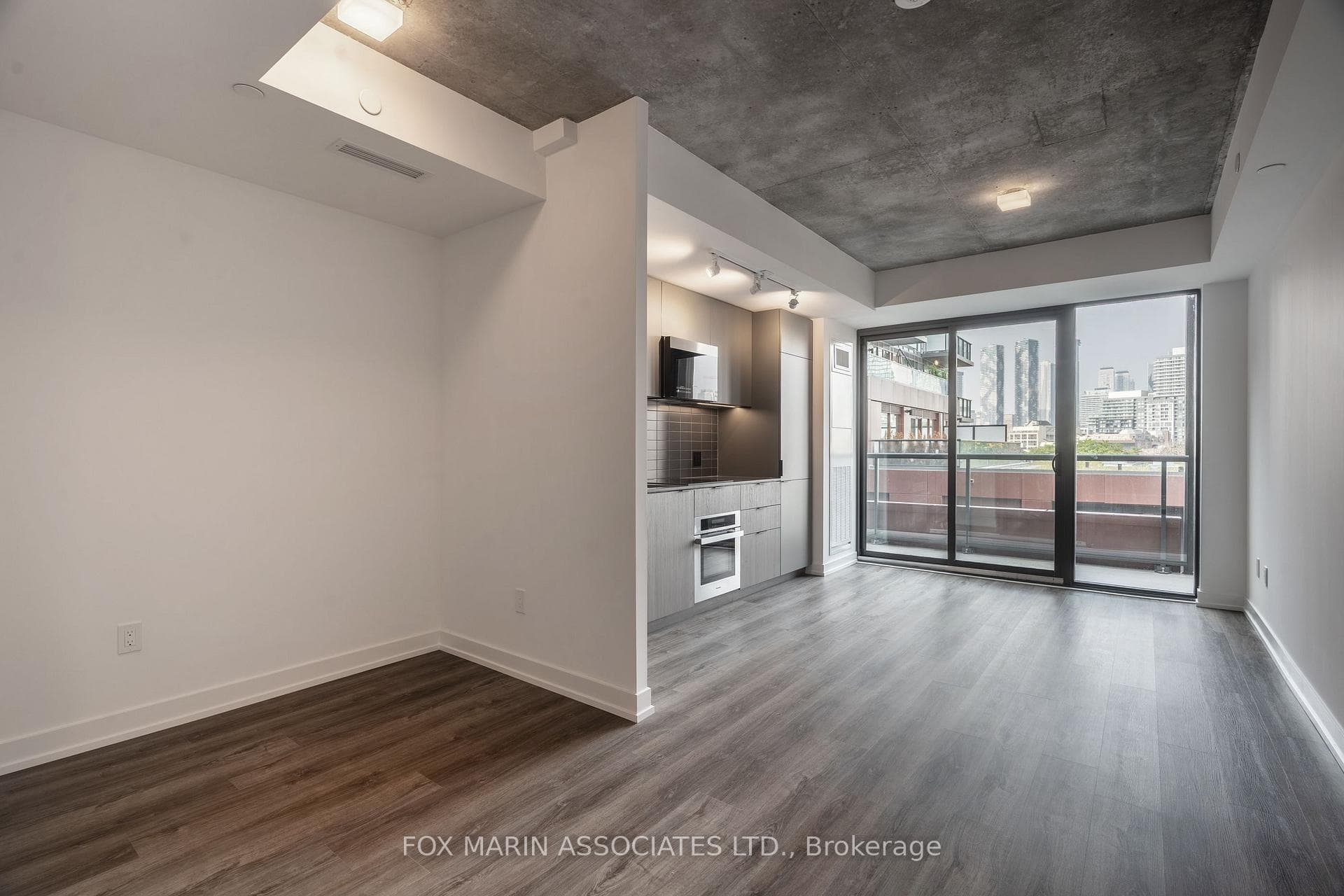 28 Eastern Avenue Unit 506 photo 2