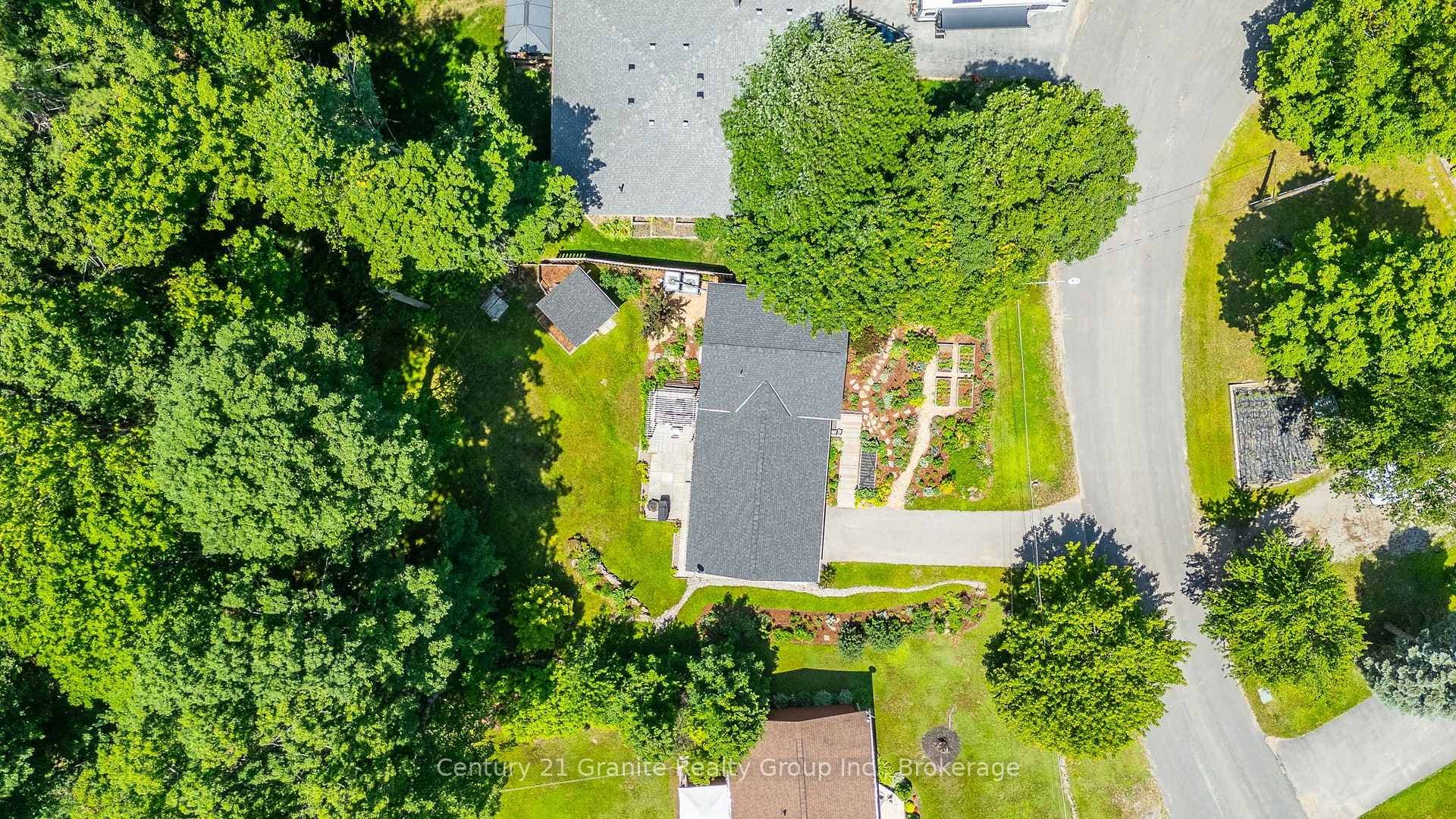 22 Highland Gate Boulevard photo 15