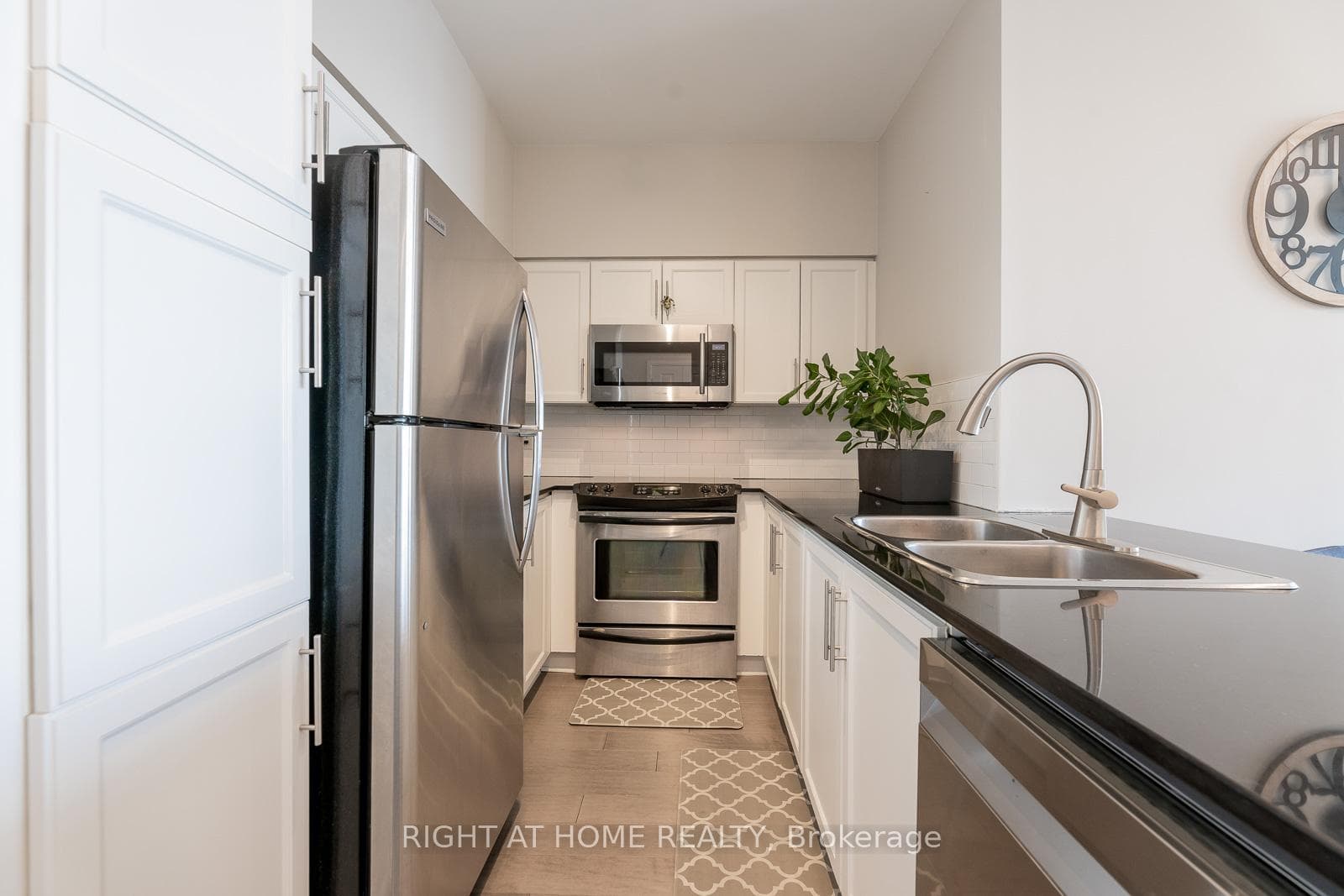 15 Windermere Avenue Unit 2409 photo 4