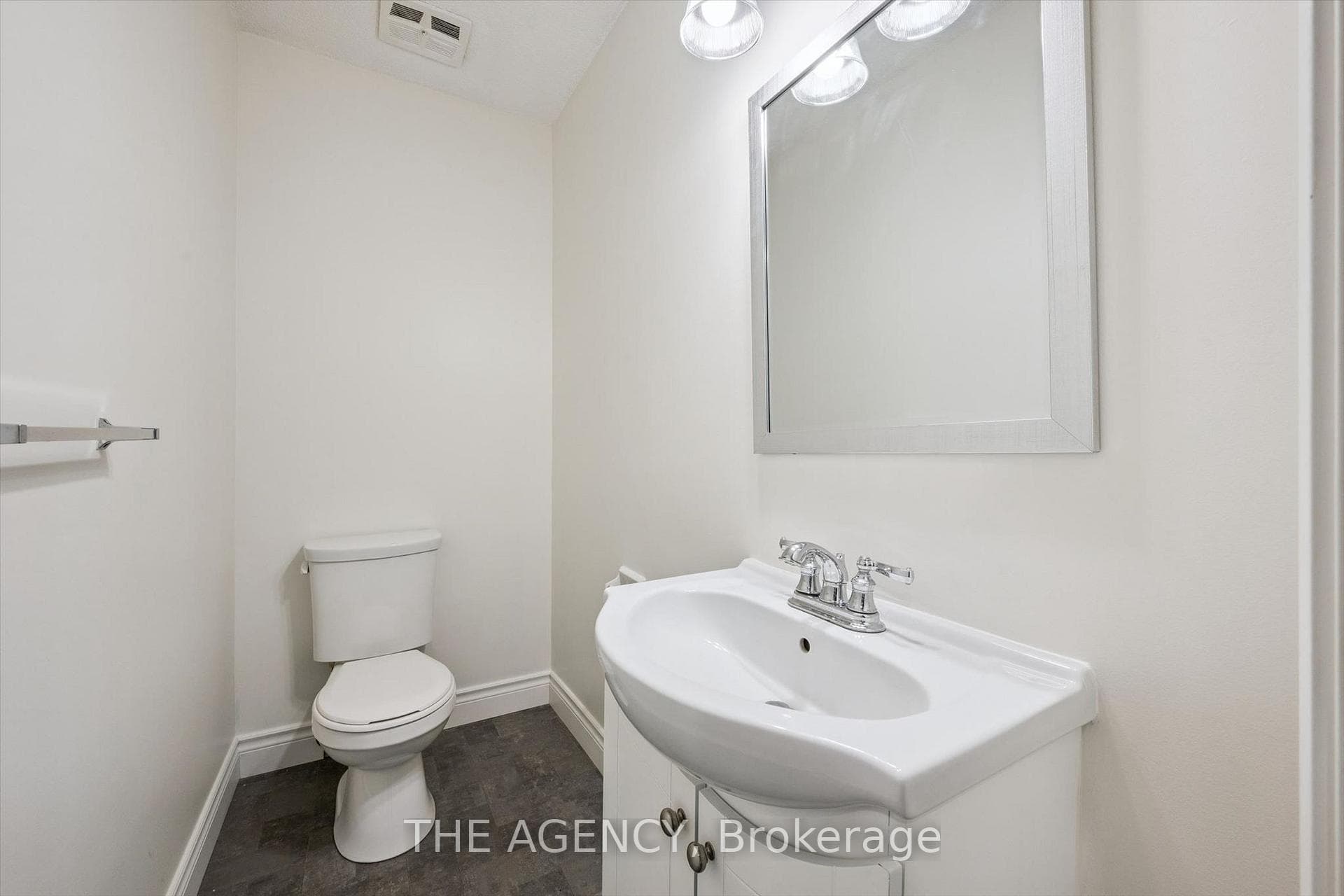 410 SCOTTSDALE Drive photo 12