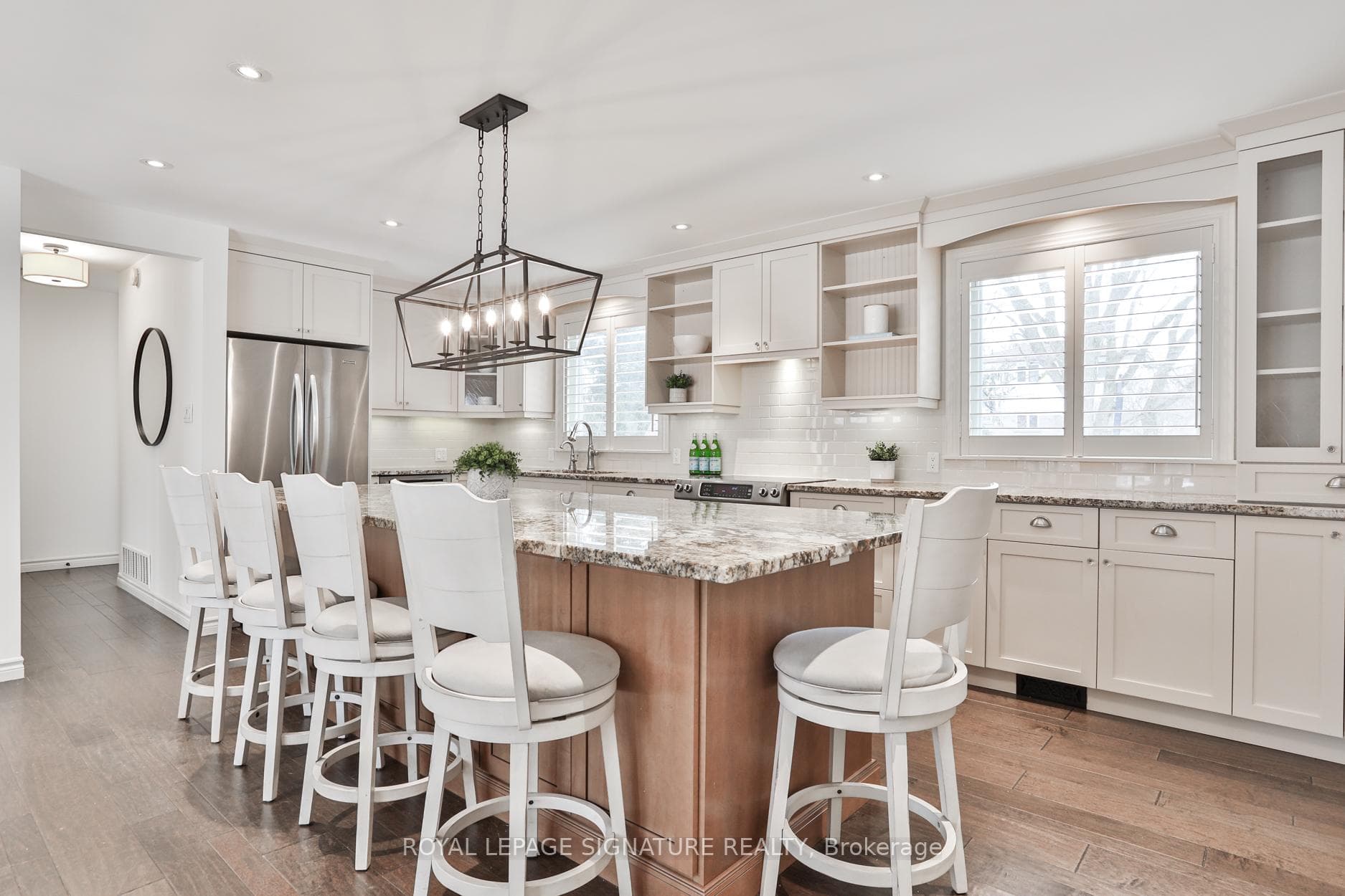 86 Rustic Crescent photo 9