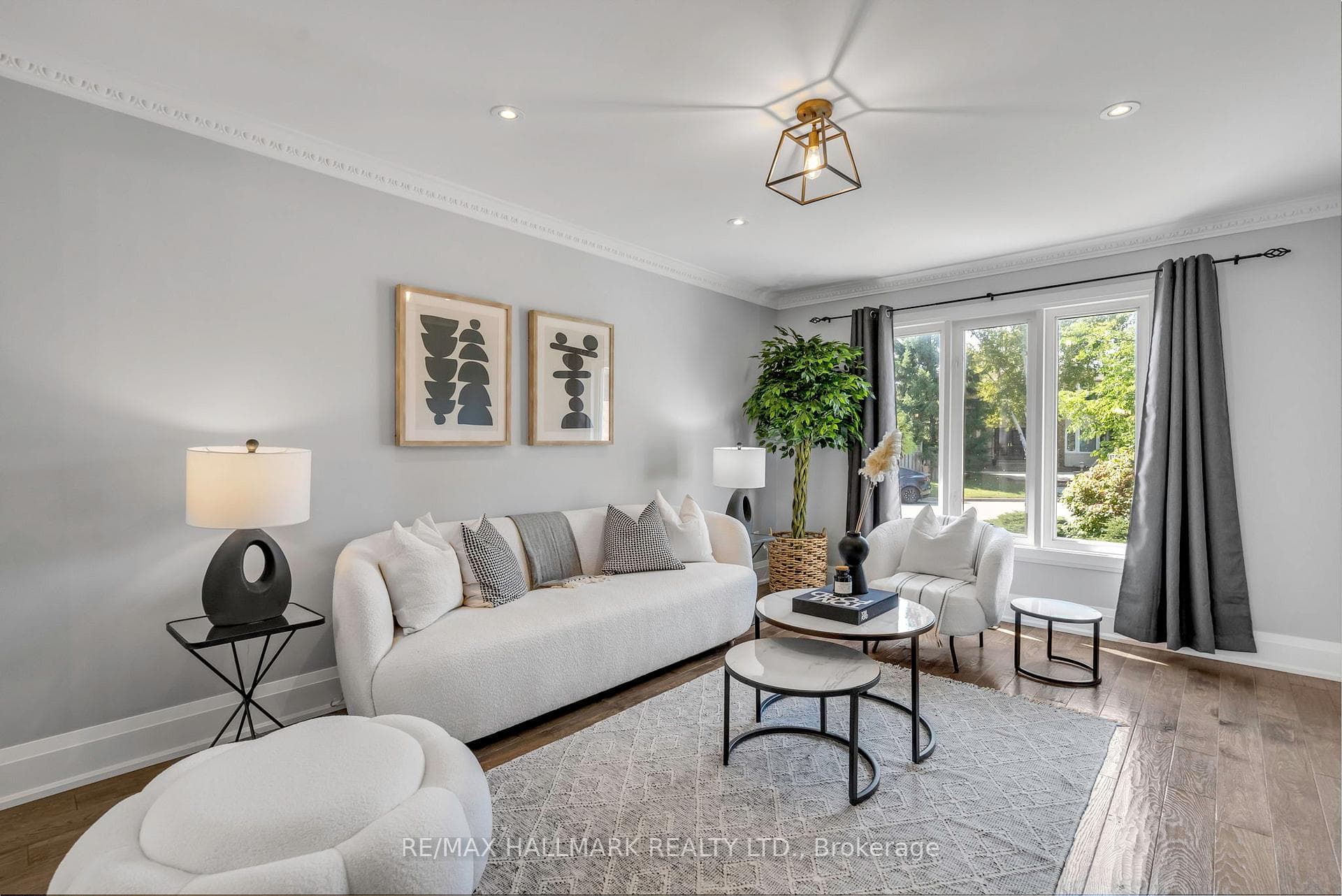 99 Belmont Crescent photo 6