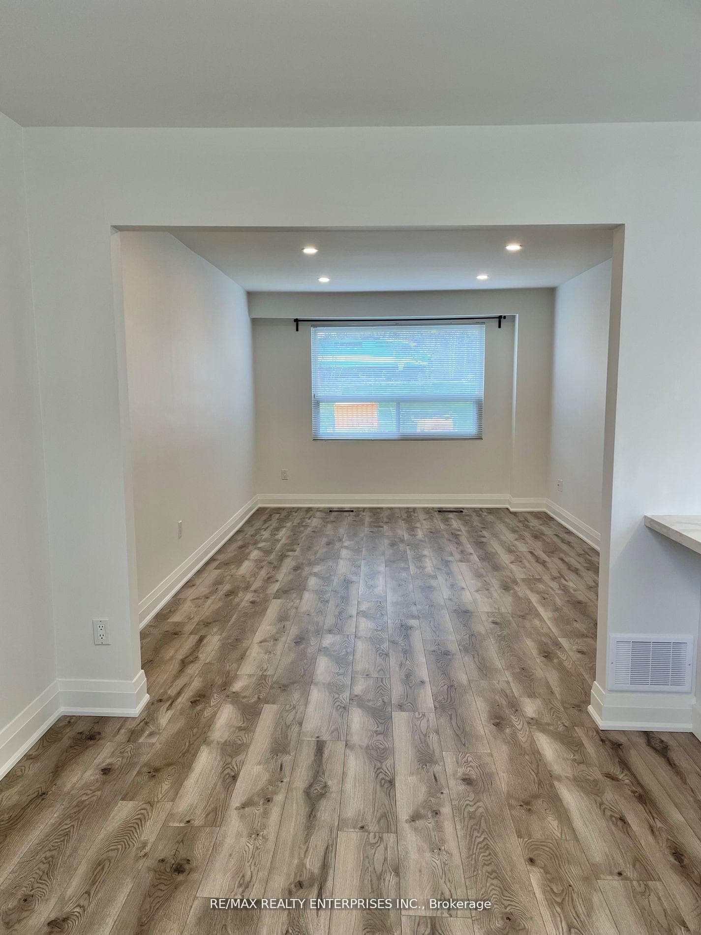 1055 Shawnmarr Road Unit 17 photo 10