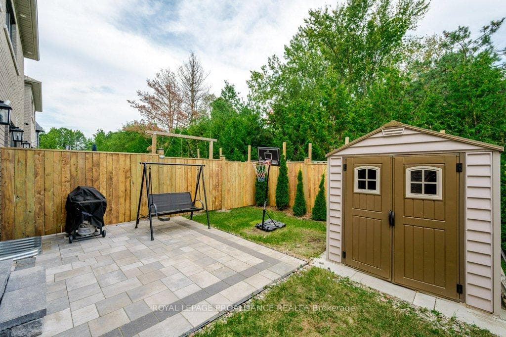 40 Ouellette Drive photo 38