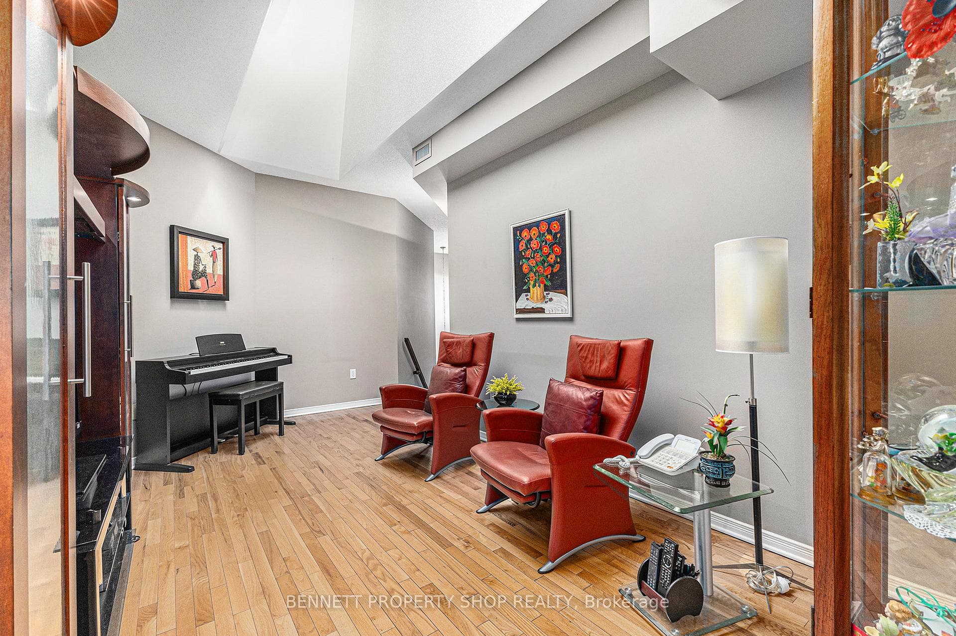102 Robson Court photo 16