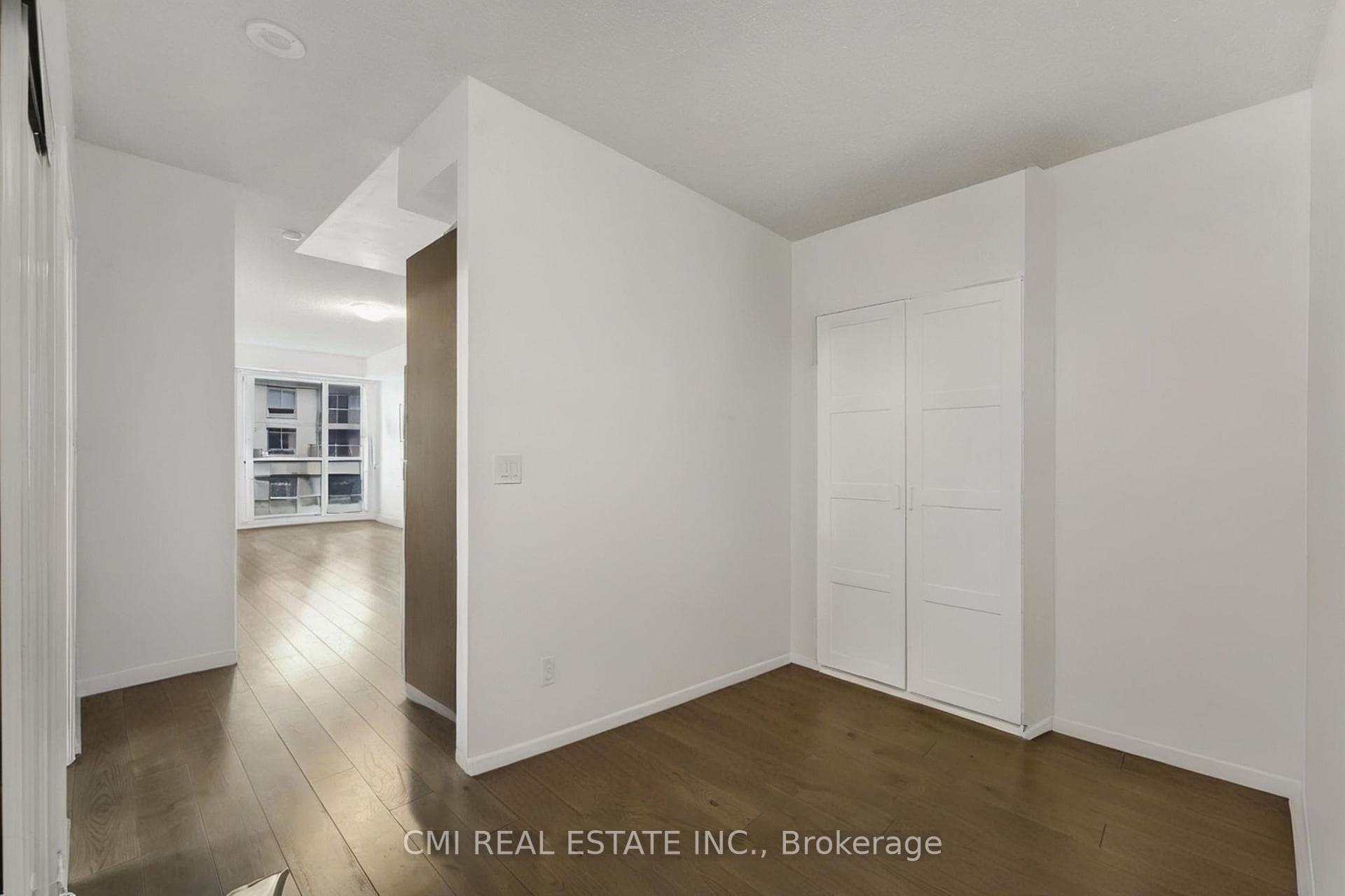 17 Kenaston Gardens Unit 509 photo 5