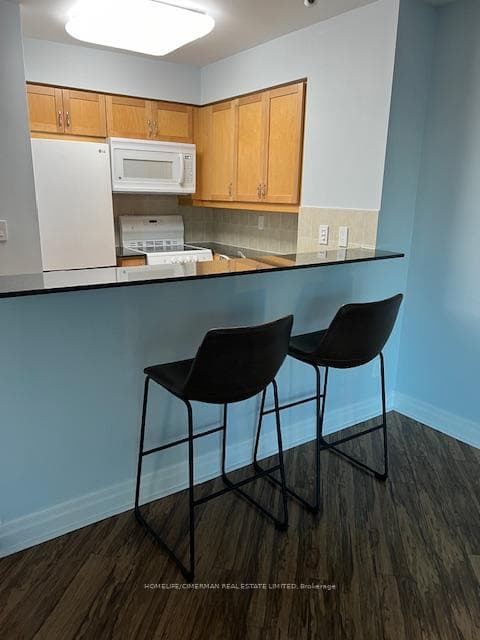2121 Lakeshore Boulevard Unit 910 photo 8