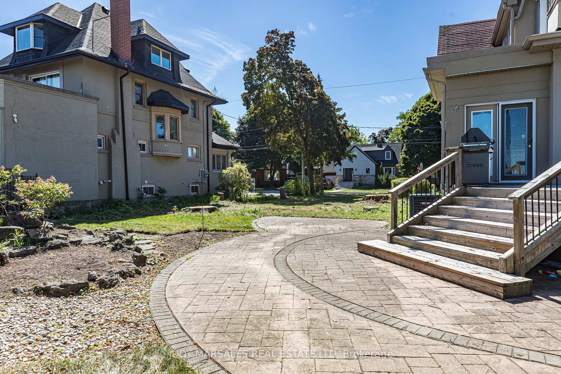 63 Mountain Park Avenue photo 20
