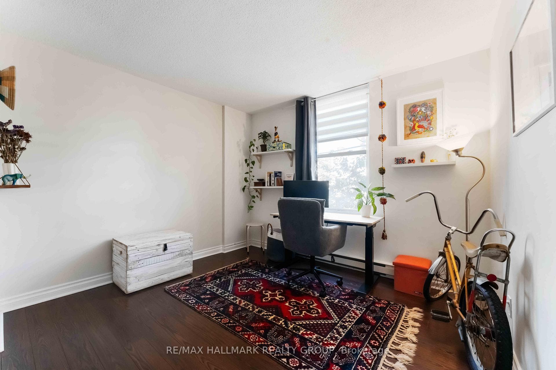50 BURNSIDE Avenue Unit 205 photo 21
