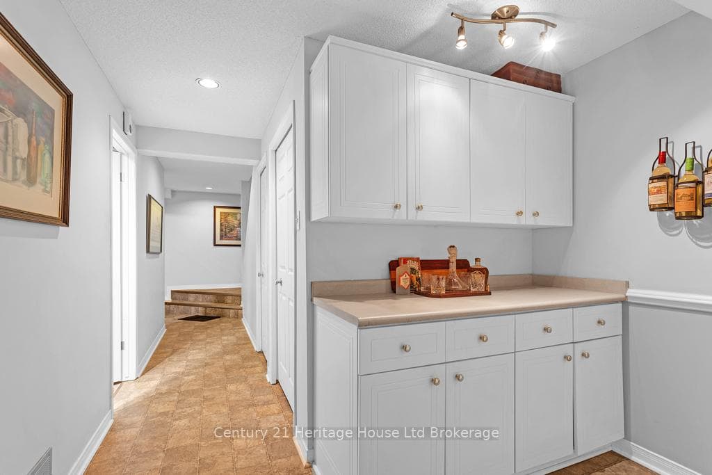 Wet bar with fridge