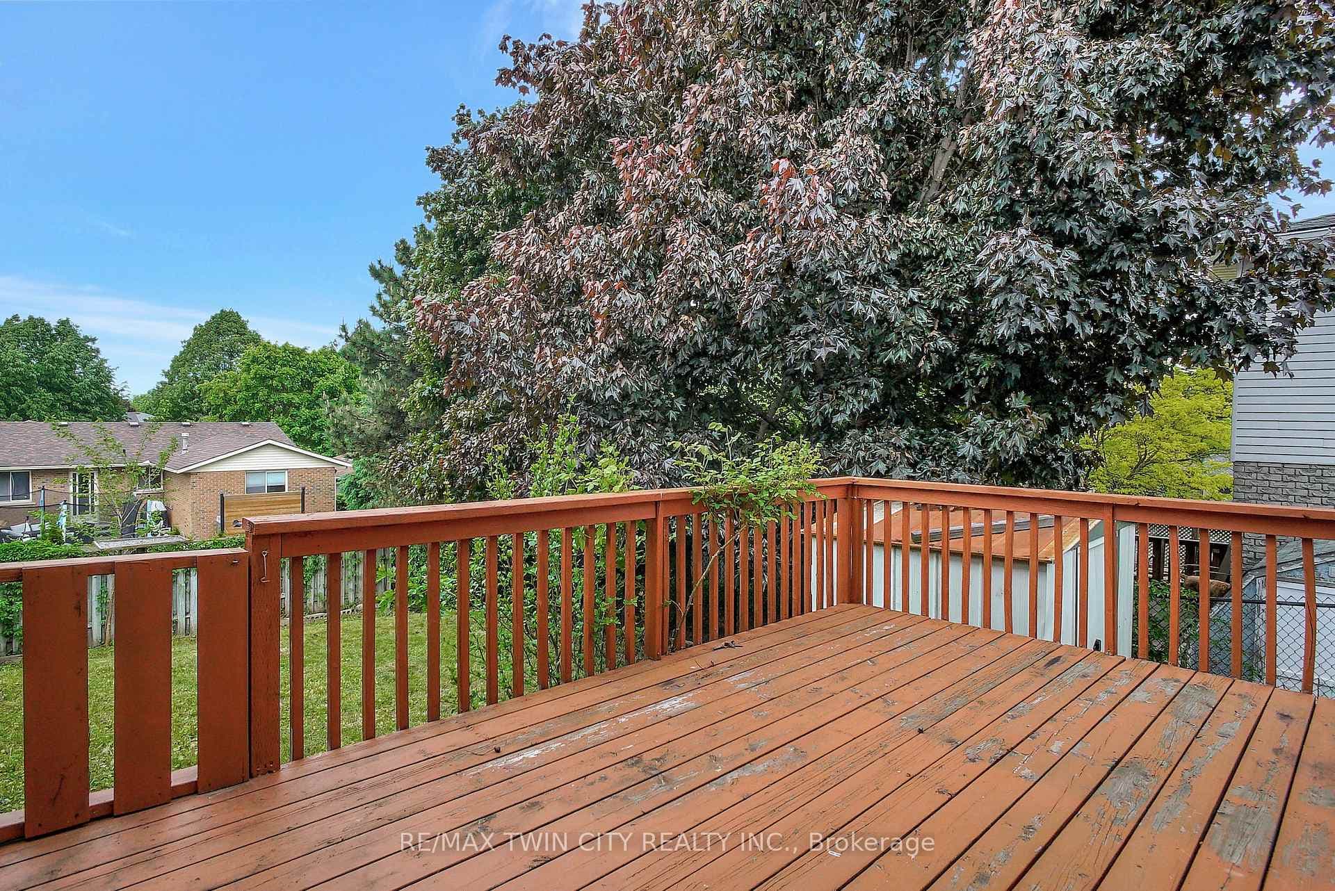 26 Folkstone Crescent photo 36