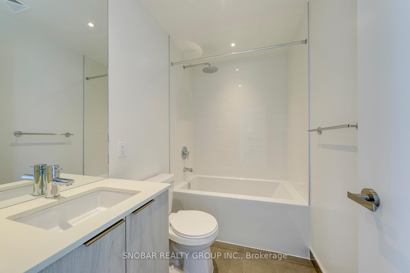 448 Burnhamthorpe Road Unit 5708 photo 31