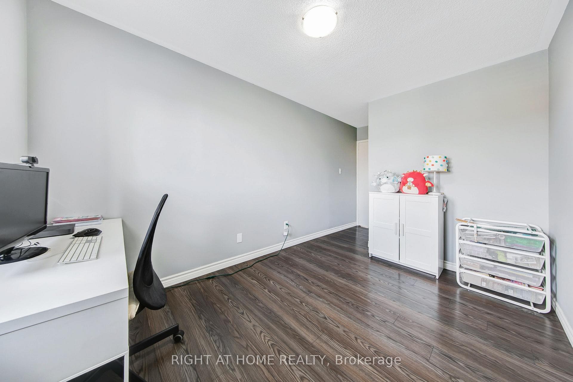 11 Potter Crescent photo 14