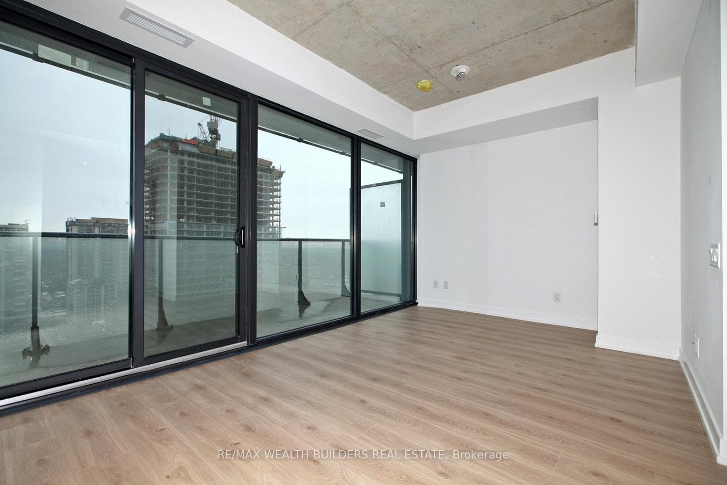 161 Roehampton Avenue Unit 2004 photo 4