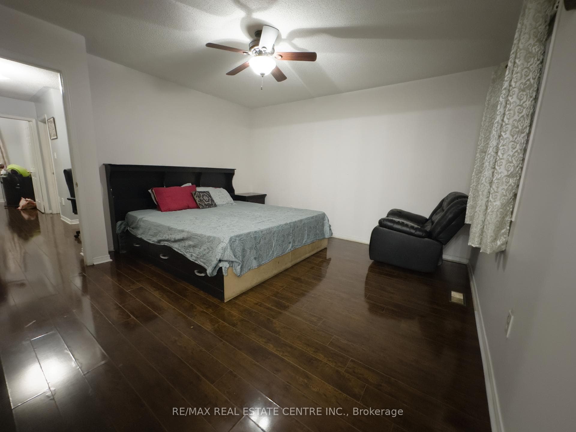 40 Ridgefield Court photo 10