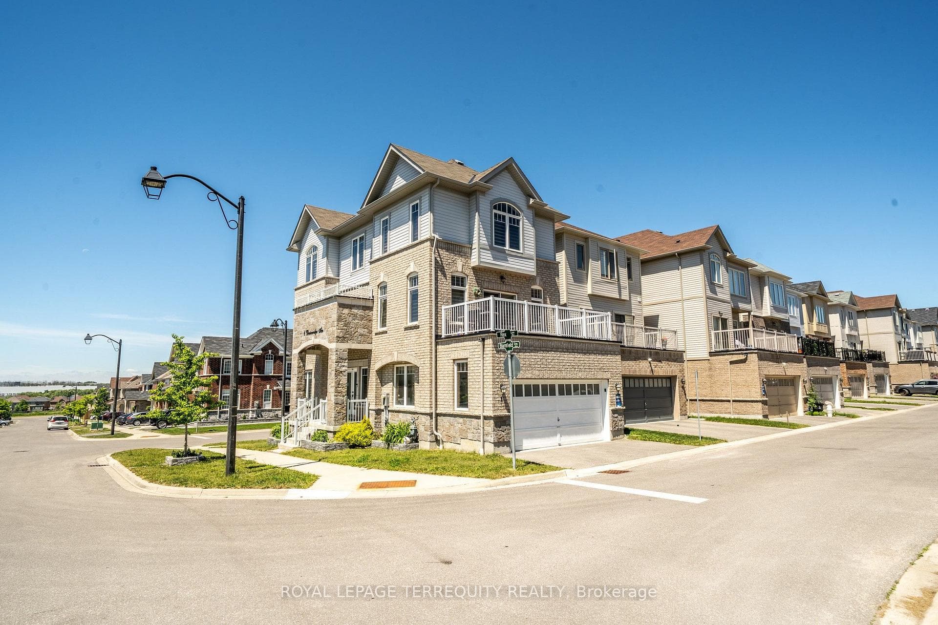 1 Devineridge Avenue photo 1