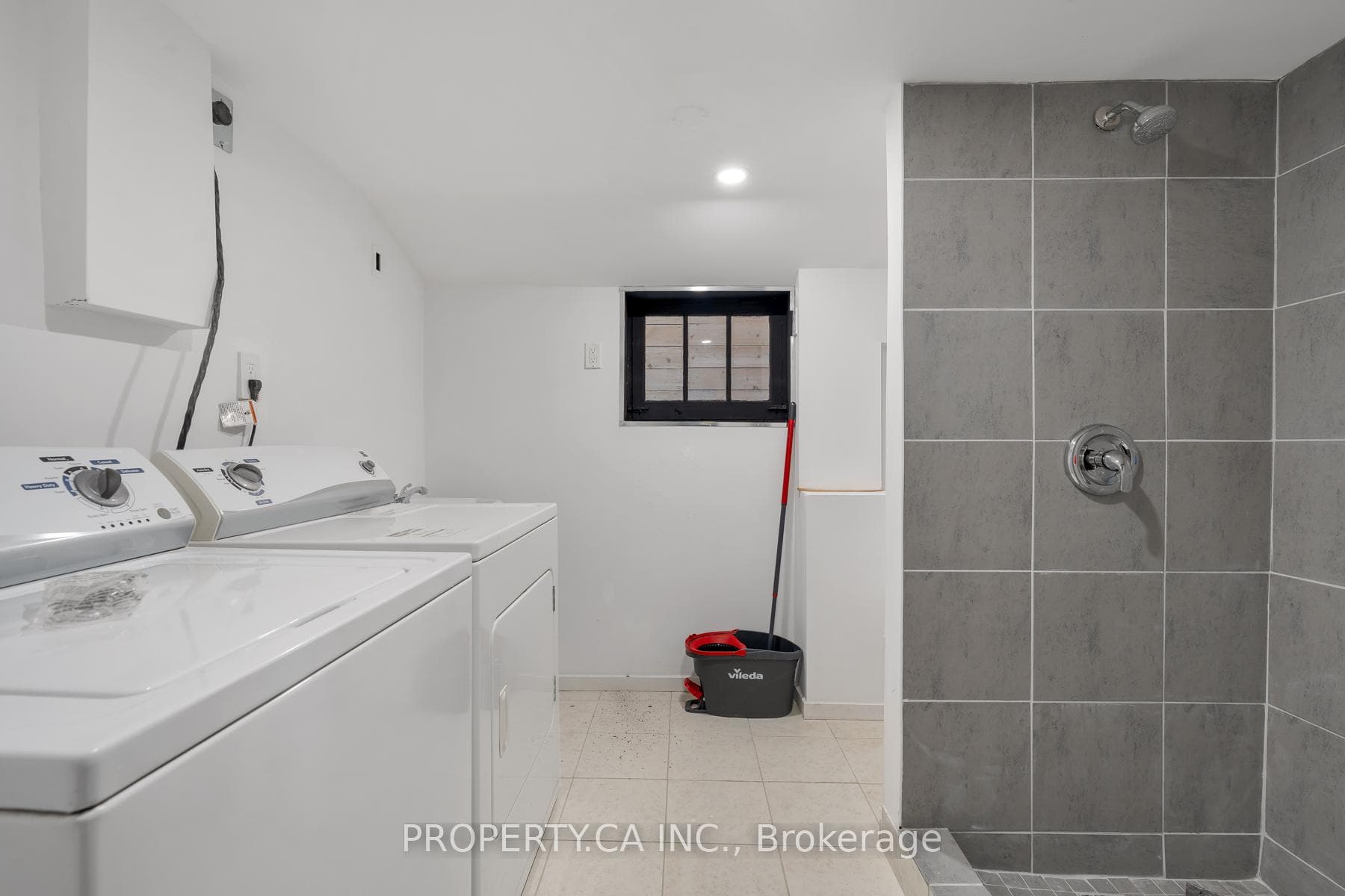 108 Albertus Avenue photo 20