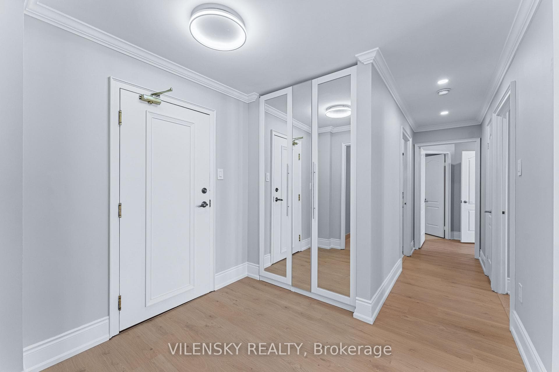 7 Townsgate Drive Unit 1808 photo 6