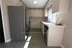 160 White Pine Crescent Unit Main photo 2