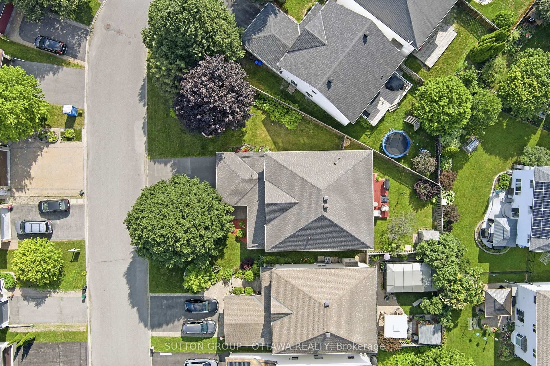 21 Avonmore Crescent photo 45