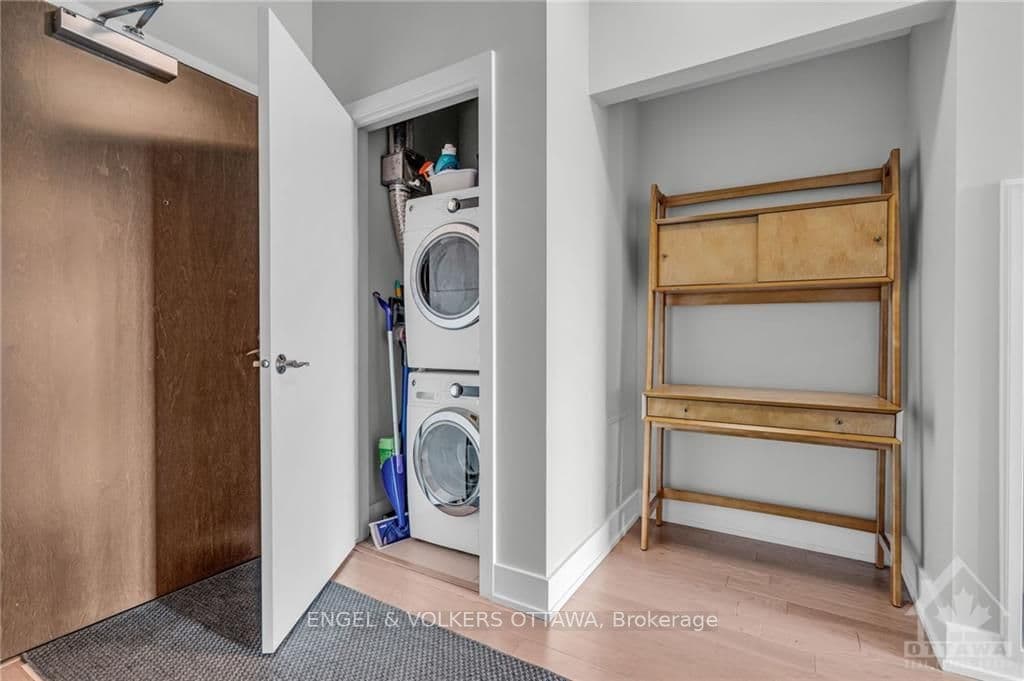 88 RICHMOND Road Unit 503 photo 16