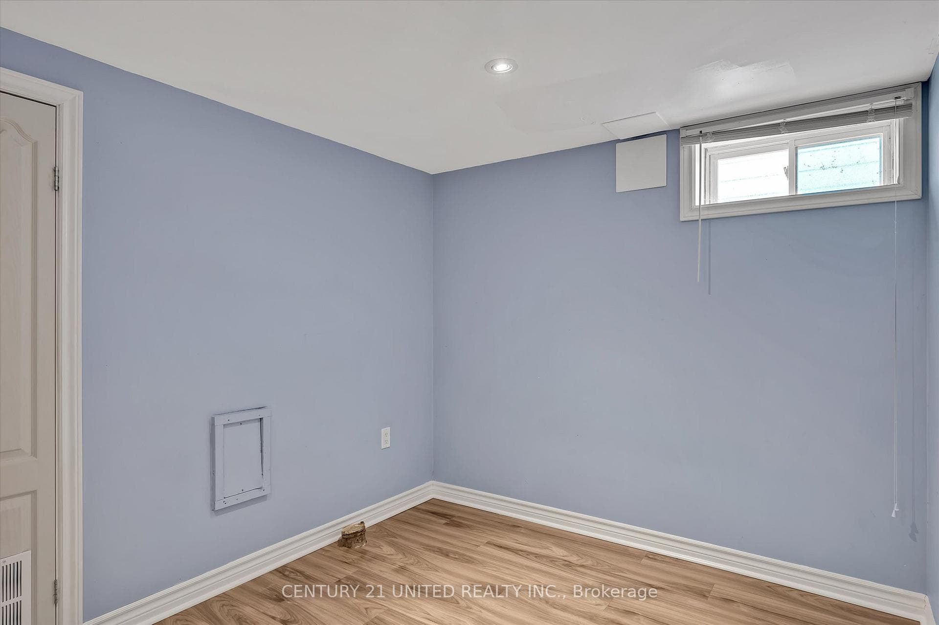 891 Ford Street photo 33