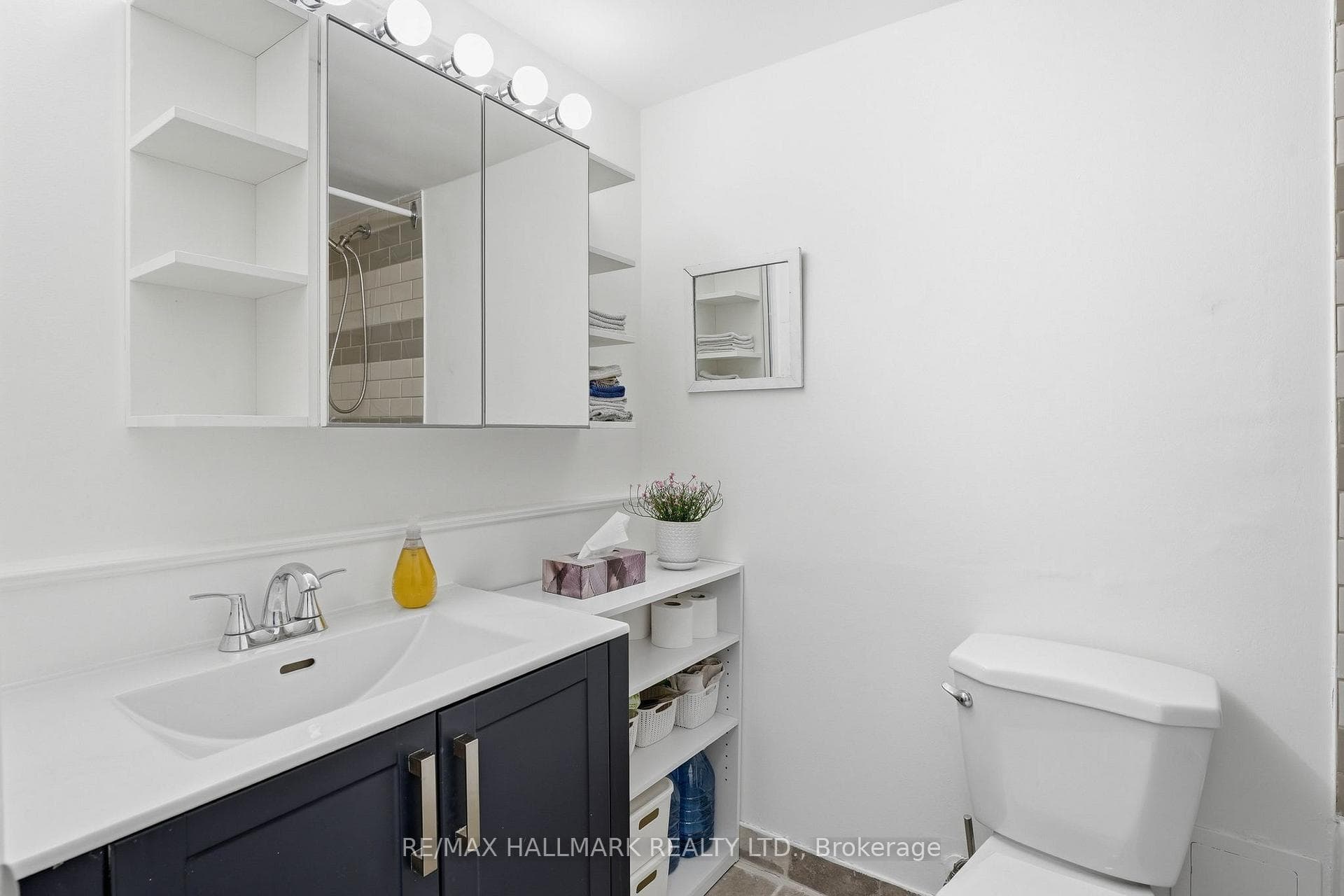 180 Markham Road Unit 503 photo 20