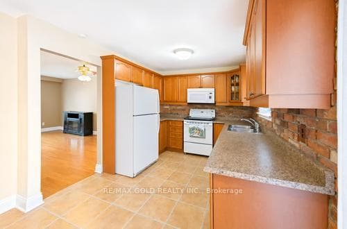 60 Gondola Crescent photo 15