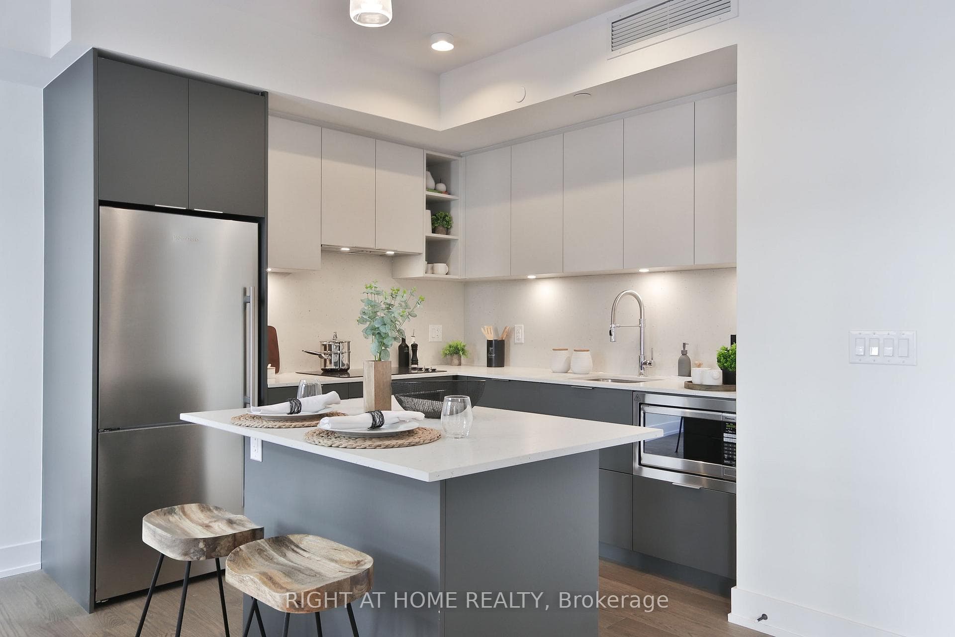 55 Nicholas Avenue Unit 09 photo 8