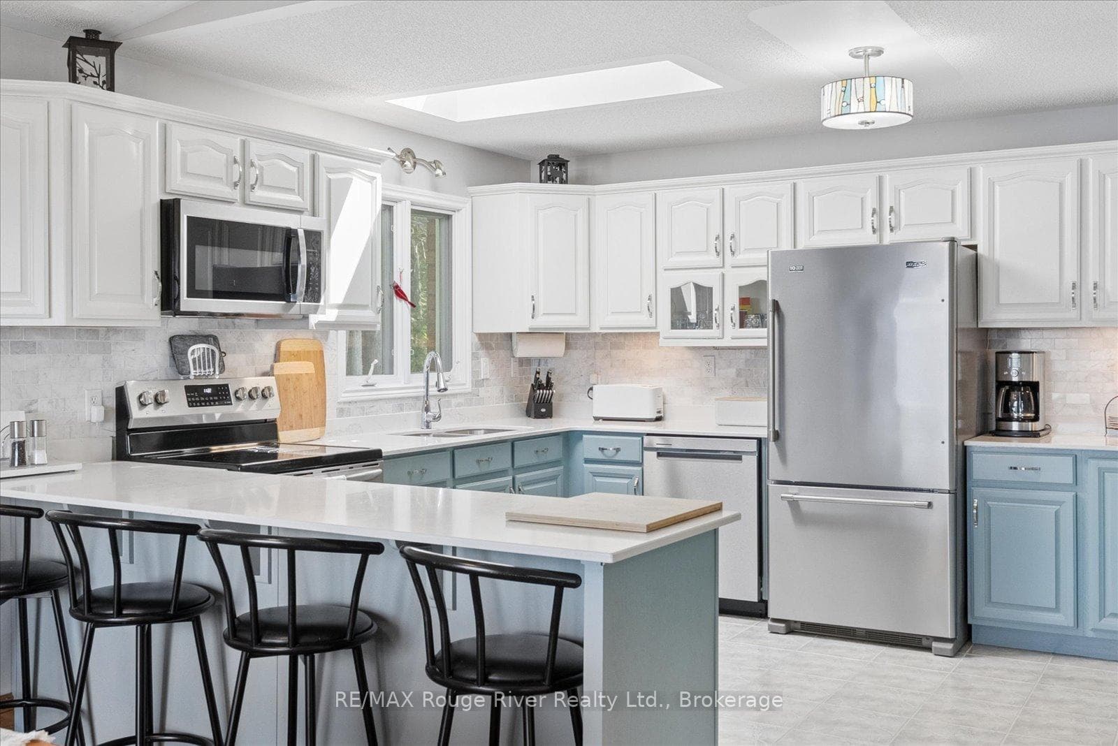 BEAUTIFUL QUARTZ COUNTERS
