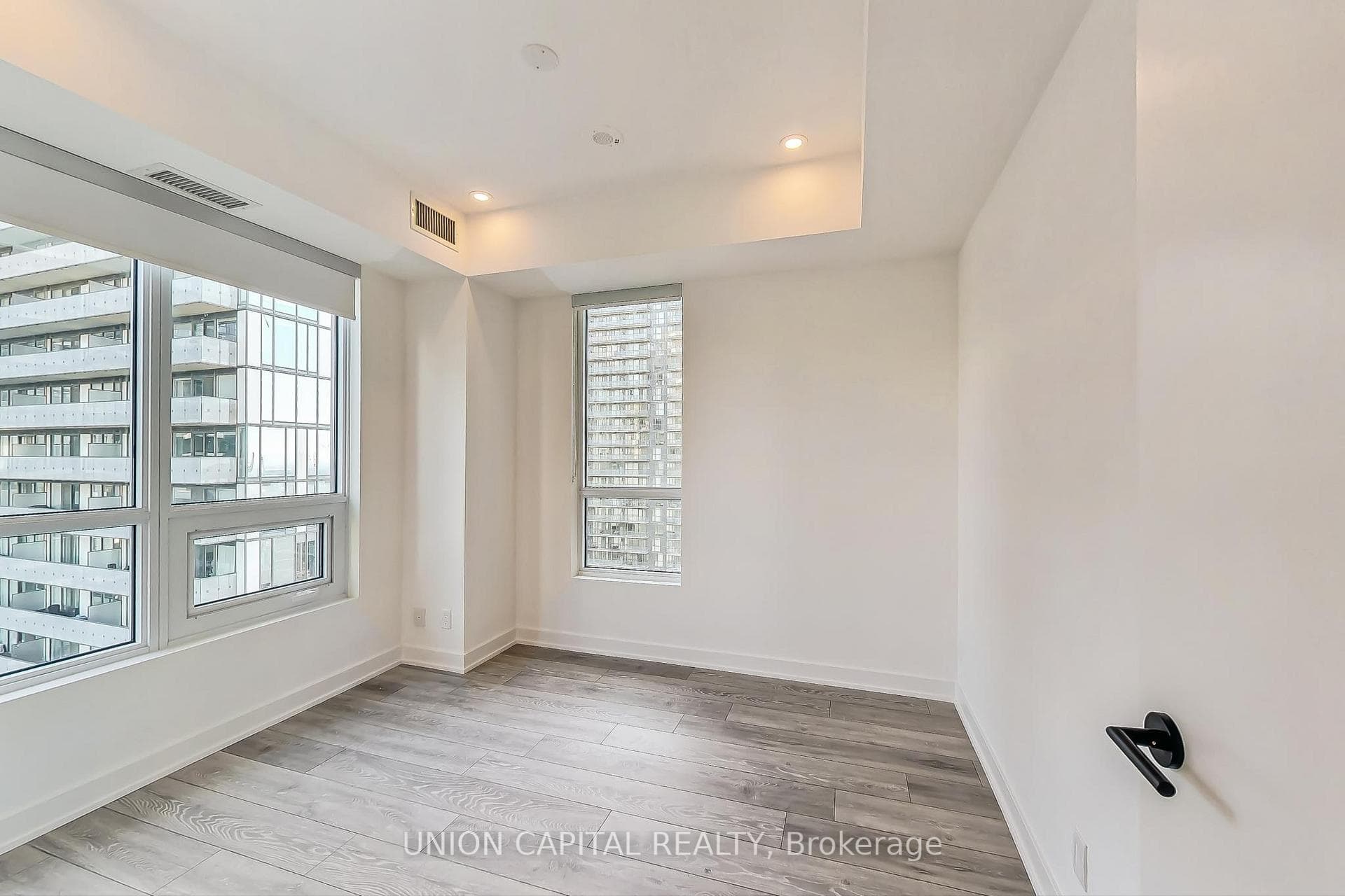108 Peter Street Unit 3305 photo 12