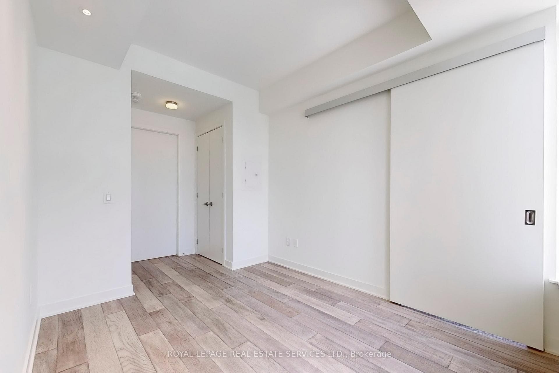 11 Yorkville Avenue Unit 1103 photo 13