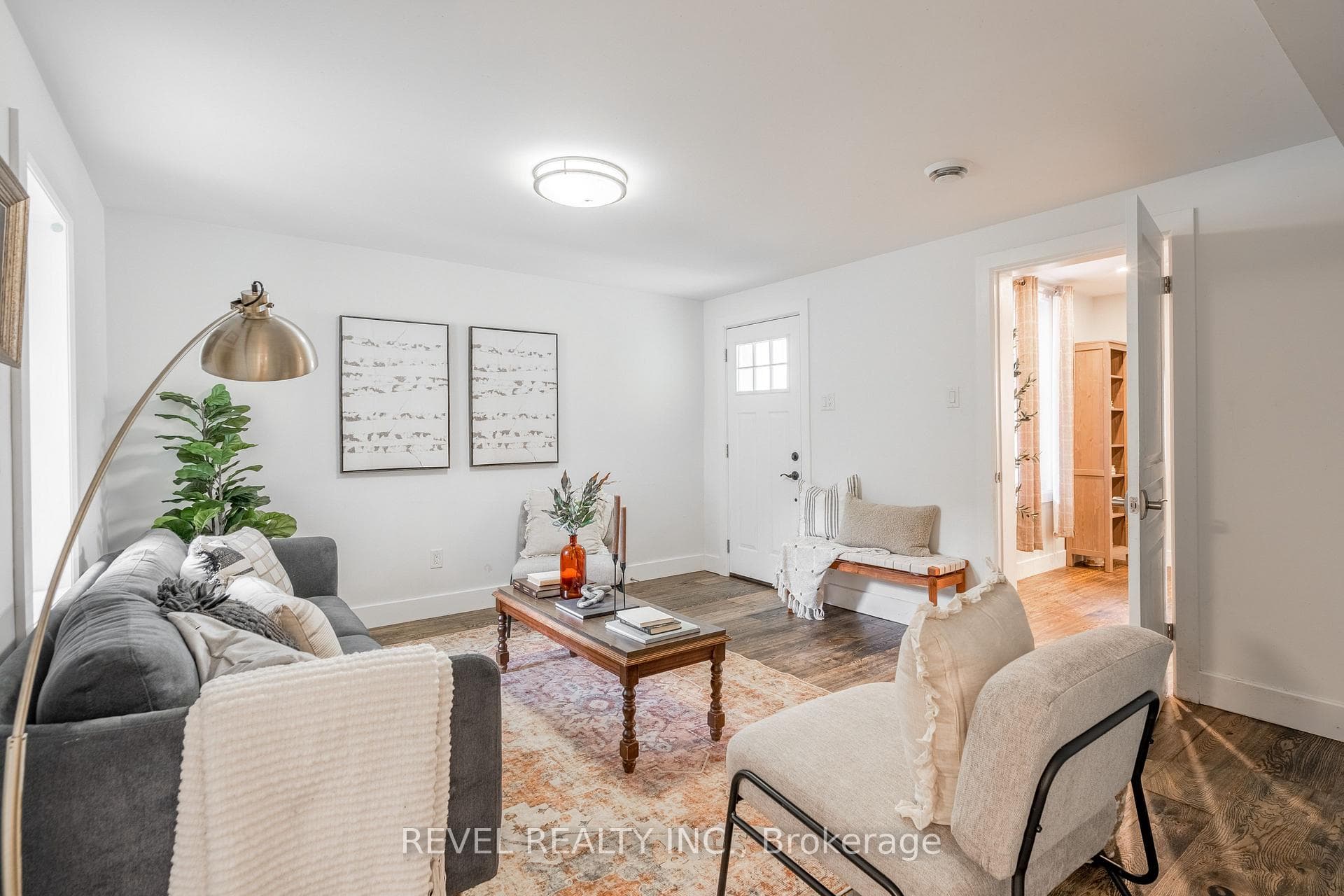 646 Bowan Street photo 16