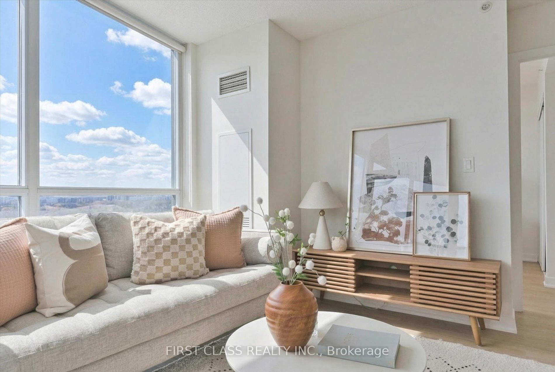 5740 Yonge Street Unit 1902 photo 13