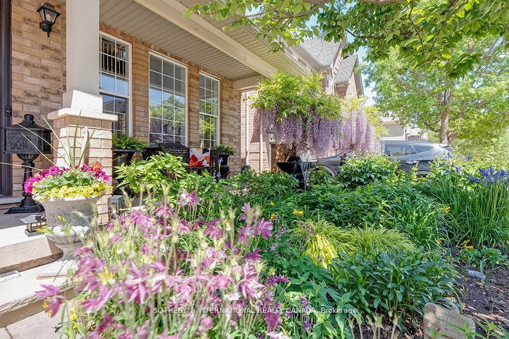 2511 Scotch Pine Drive photo 3
