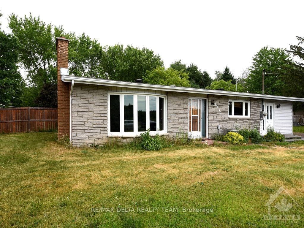 6043 RUSSELL Road photo 1