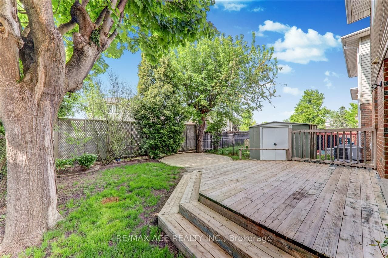 46 Helios Place photo 29