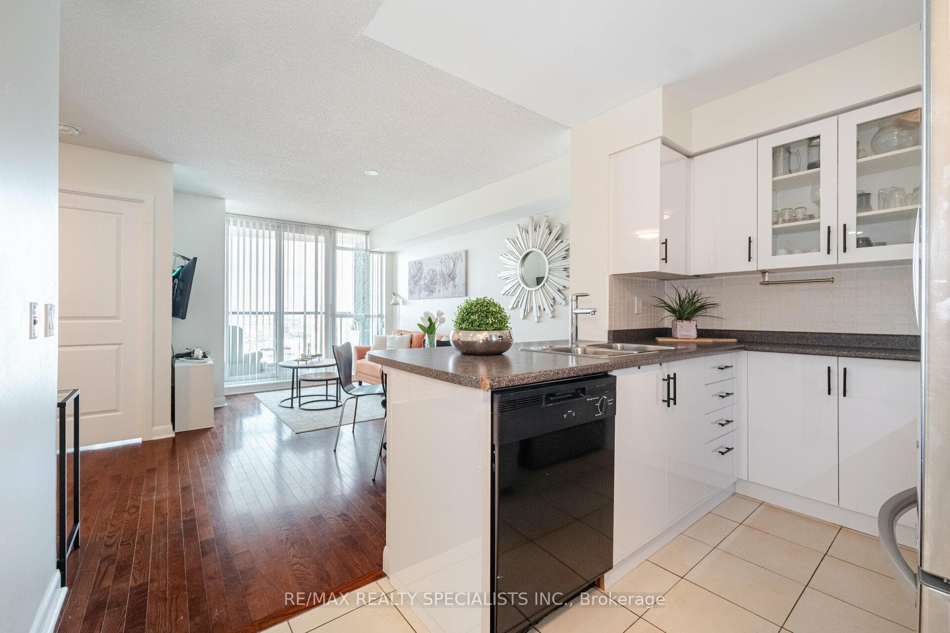 235 Sherway Gardens Road Unit 1609 photo 9
