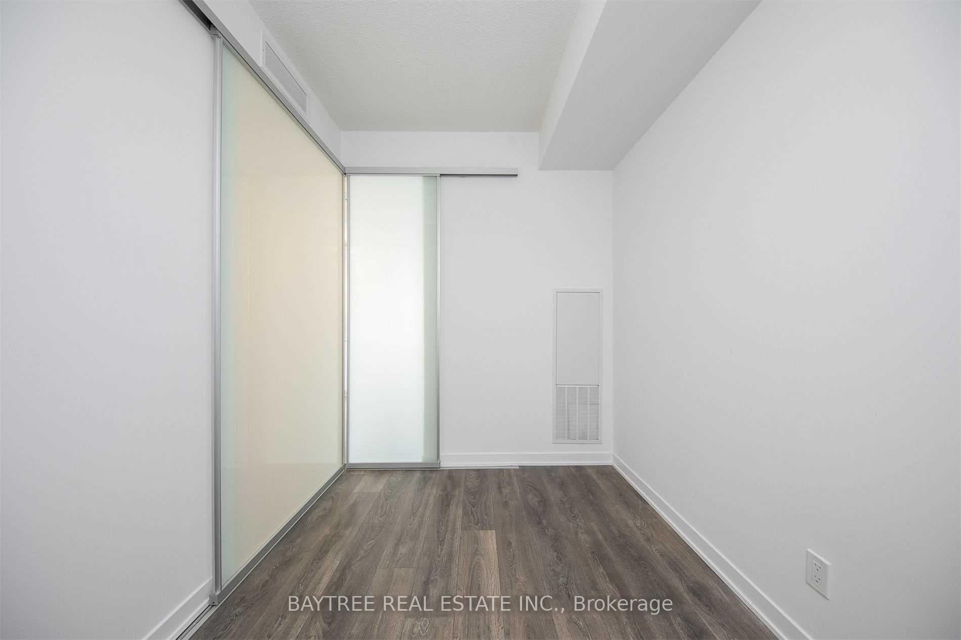 87 Peter Street Unit 2910 photo 17