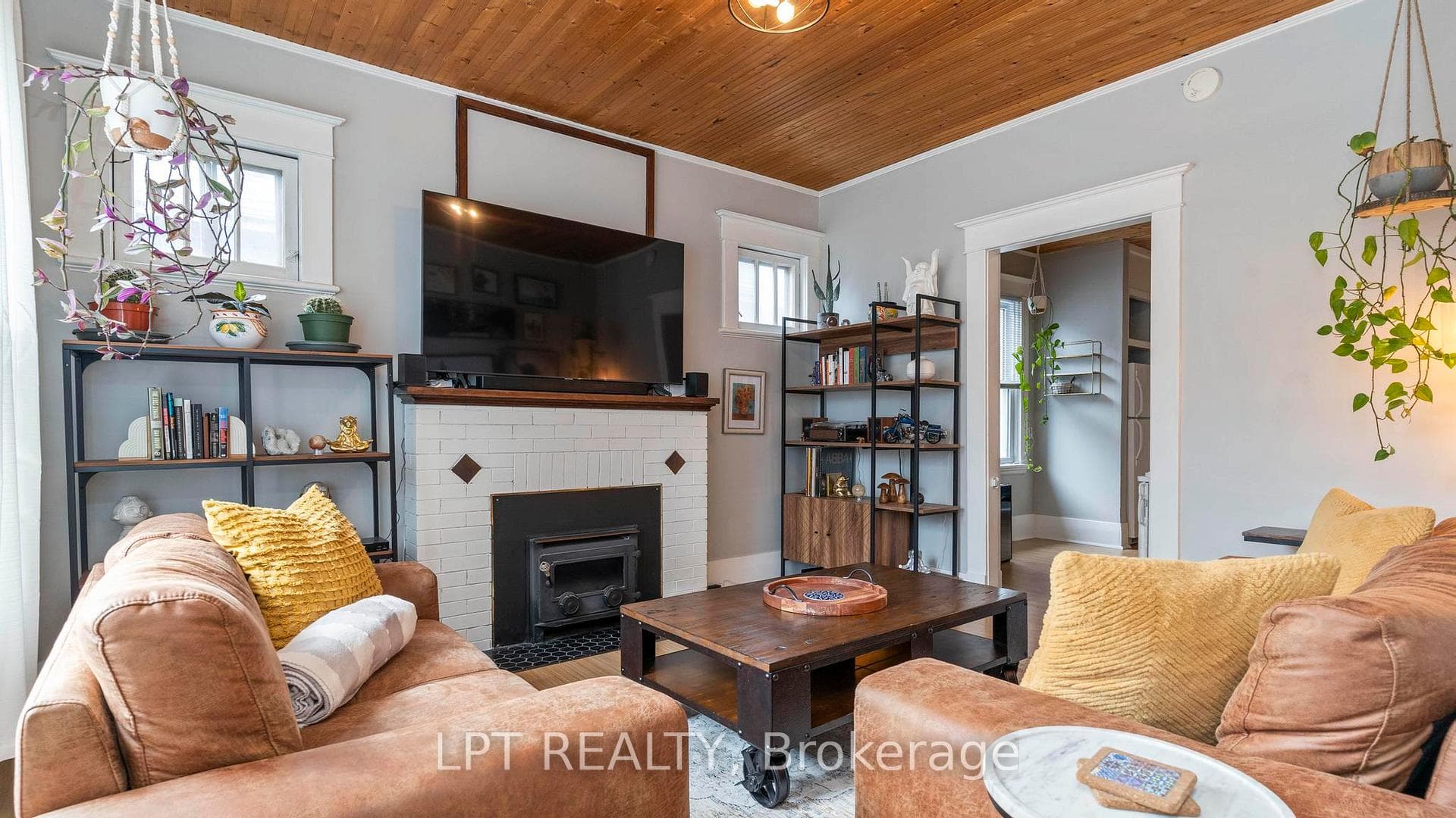 1084 Trafalgar Street photo 6