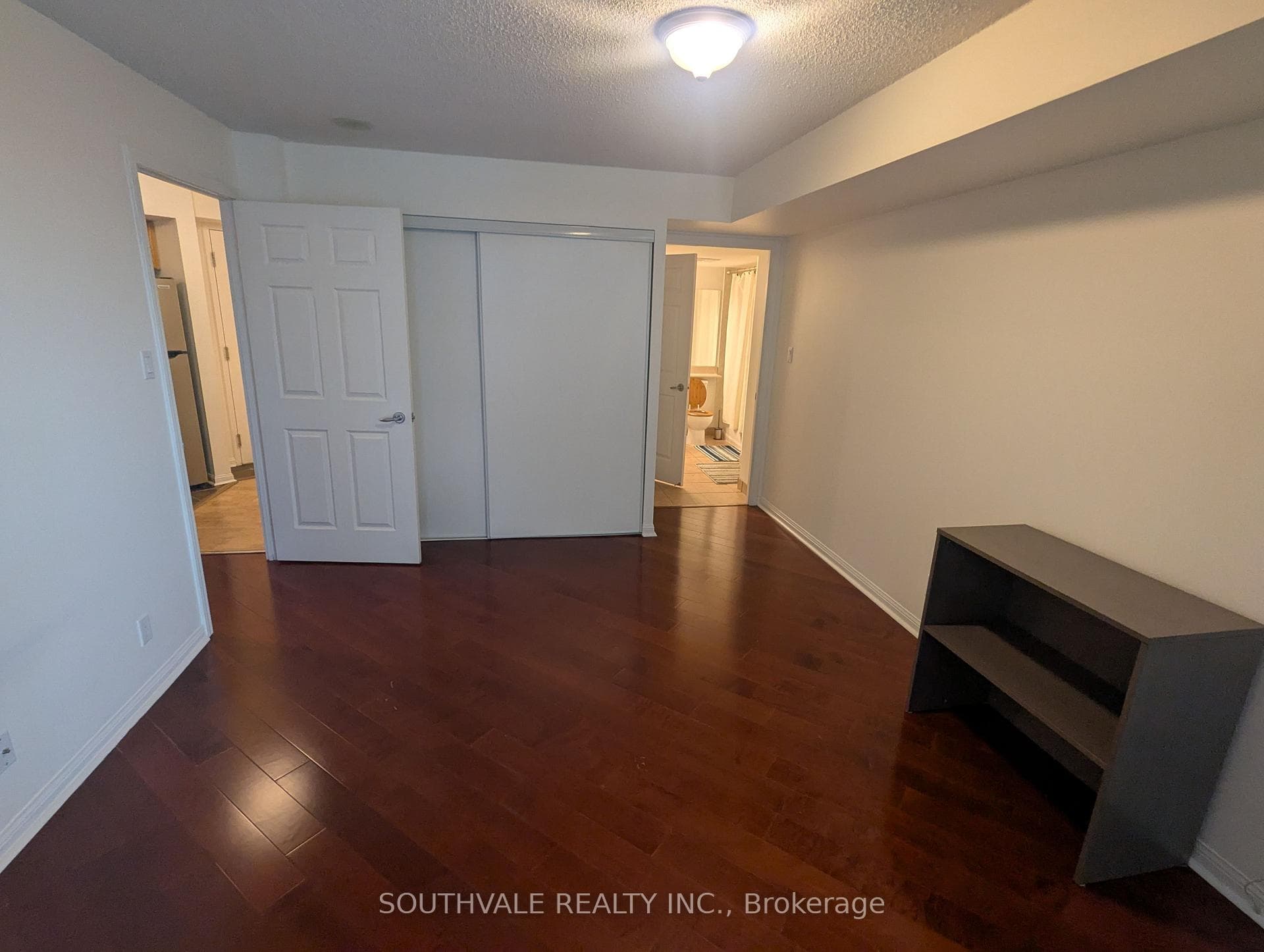 228 Queens Quay Unit 612 photo 8