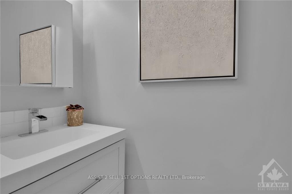 1821 WALKLEY Road Unit 35 photo 4