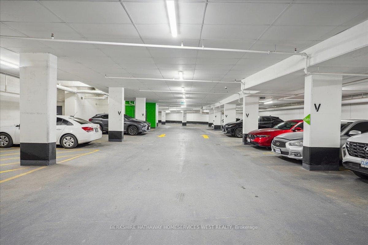 509 DUNDAS Street Unit 103 photo 40