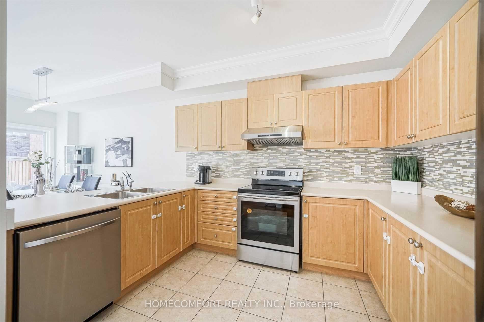27 Upper Greensborough Drive photo 5