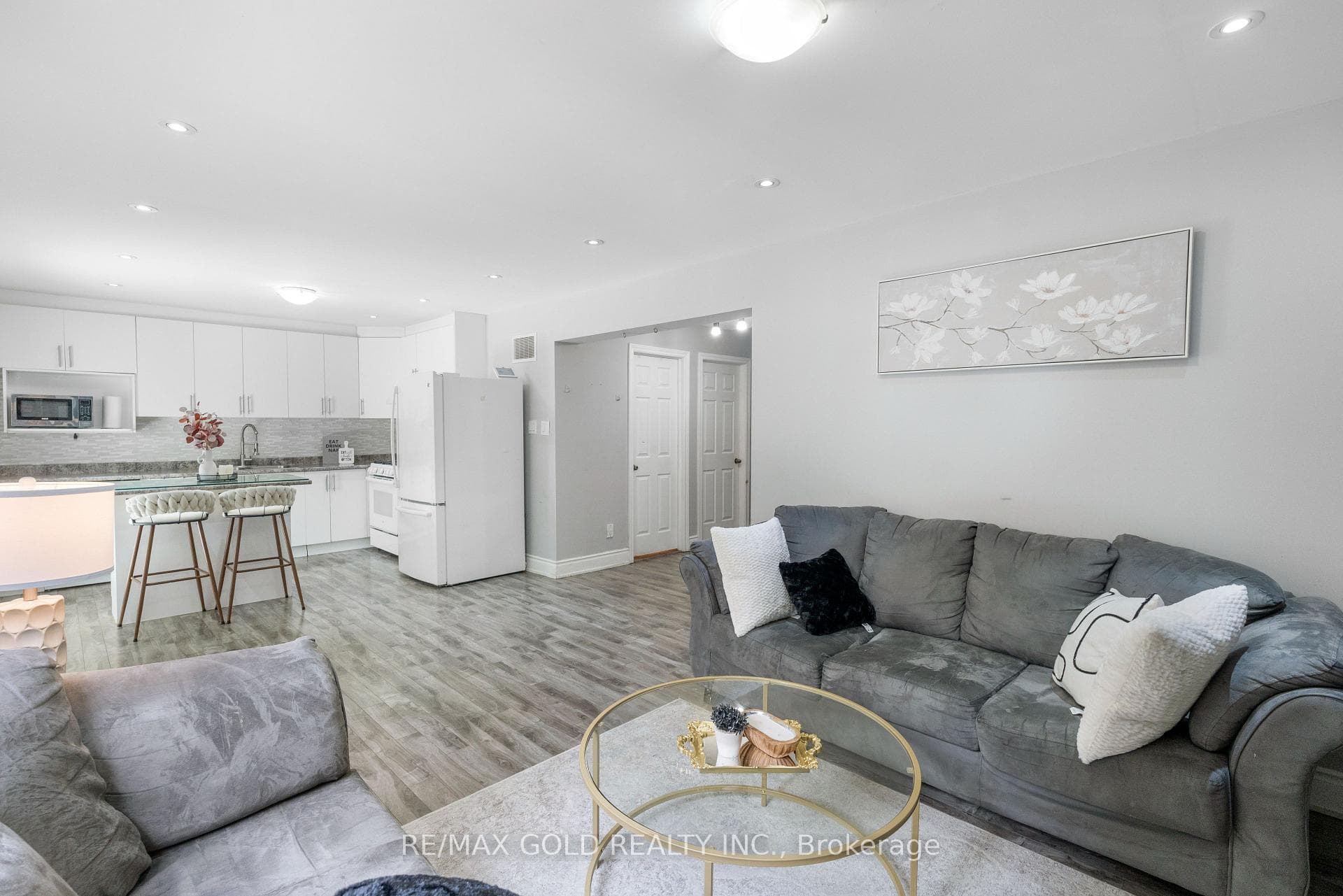 48 Maidstone Crescent photo 28