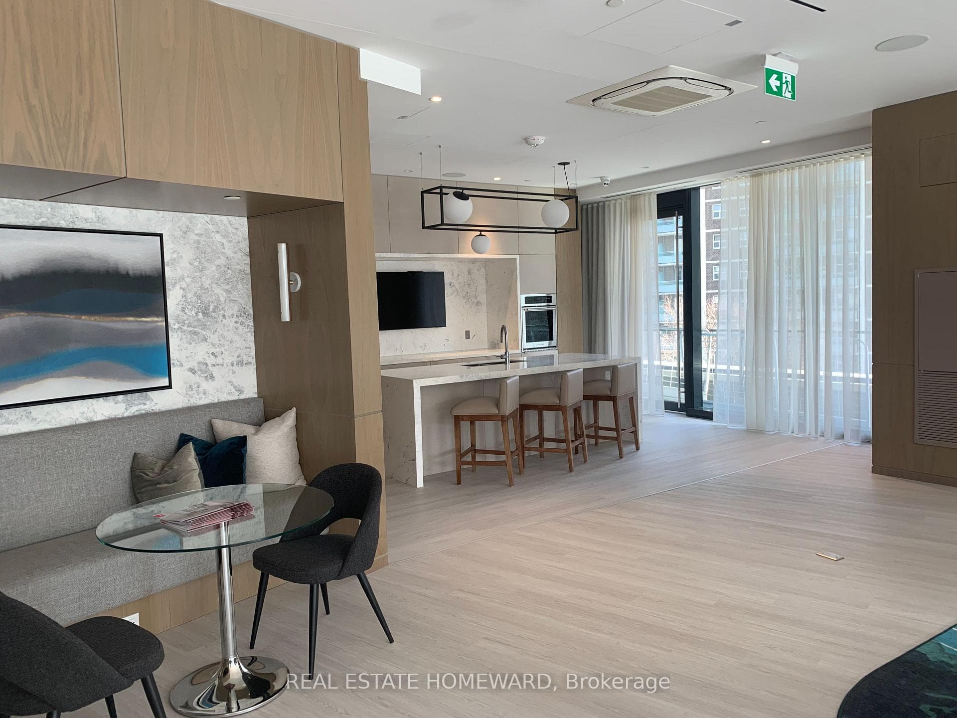 585 Bloor Street Unit 1118 photo 14